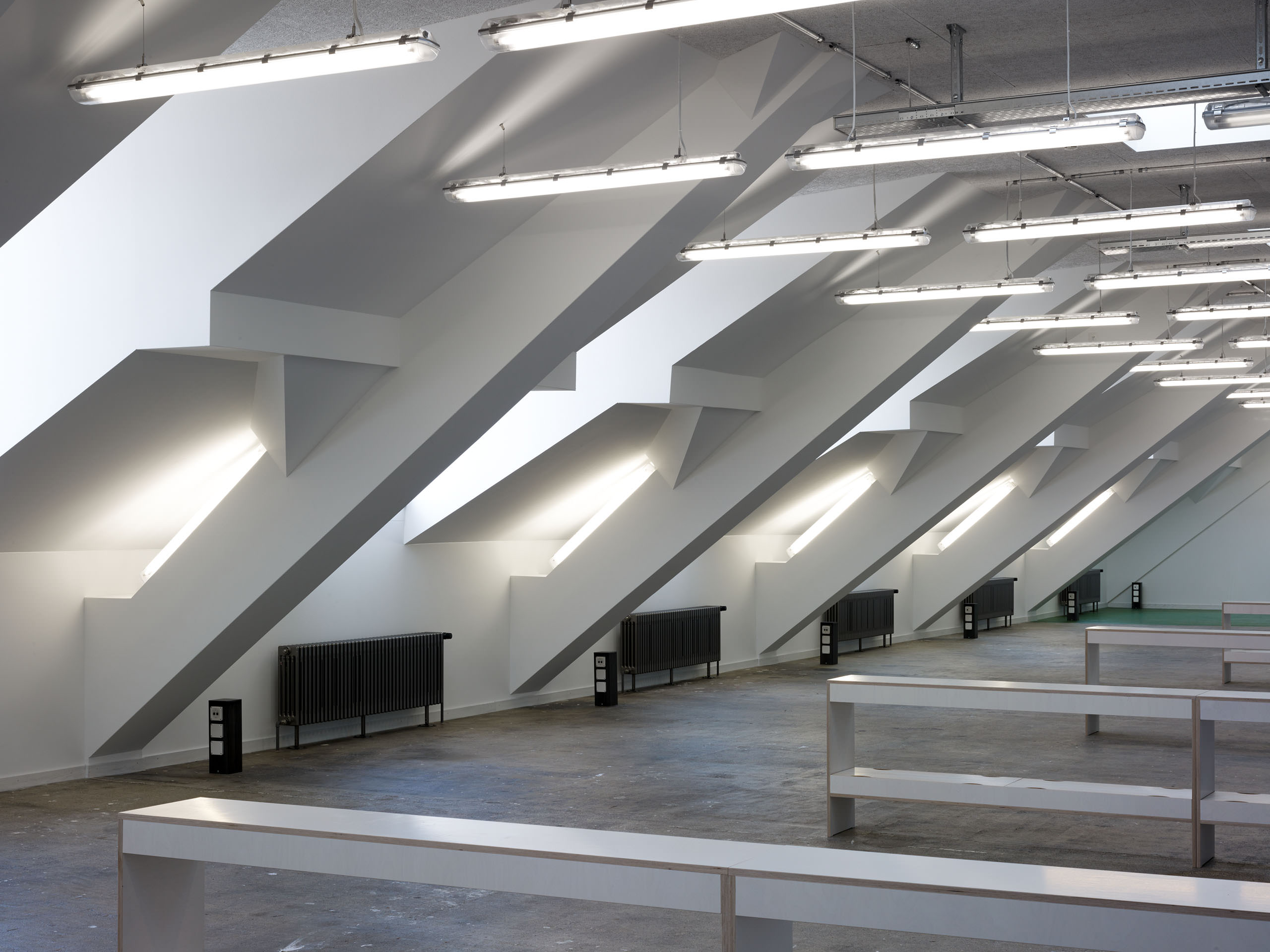 E13483 Alpa 042983 2560